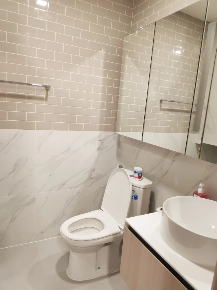 For rent: XT Phayathai, 23rd floor, beautiful room, comes with awesome decorations. If you don't book, you'll really miss out.