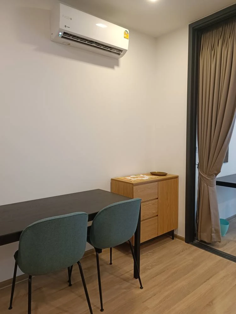 For rent: XT PHAYATHAI, 26th floor, very high, balcony facing north, not hot sun, good quality electrical appliances and appliances, fully furnished,