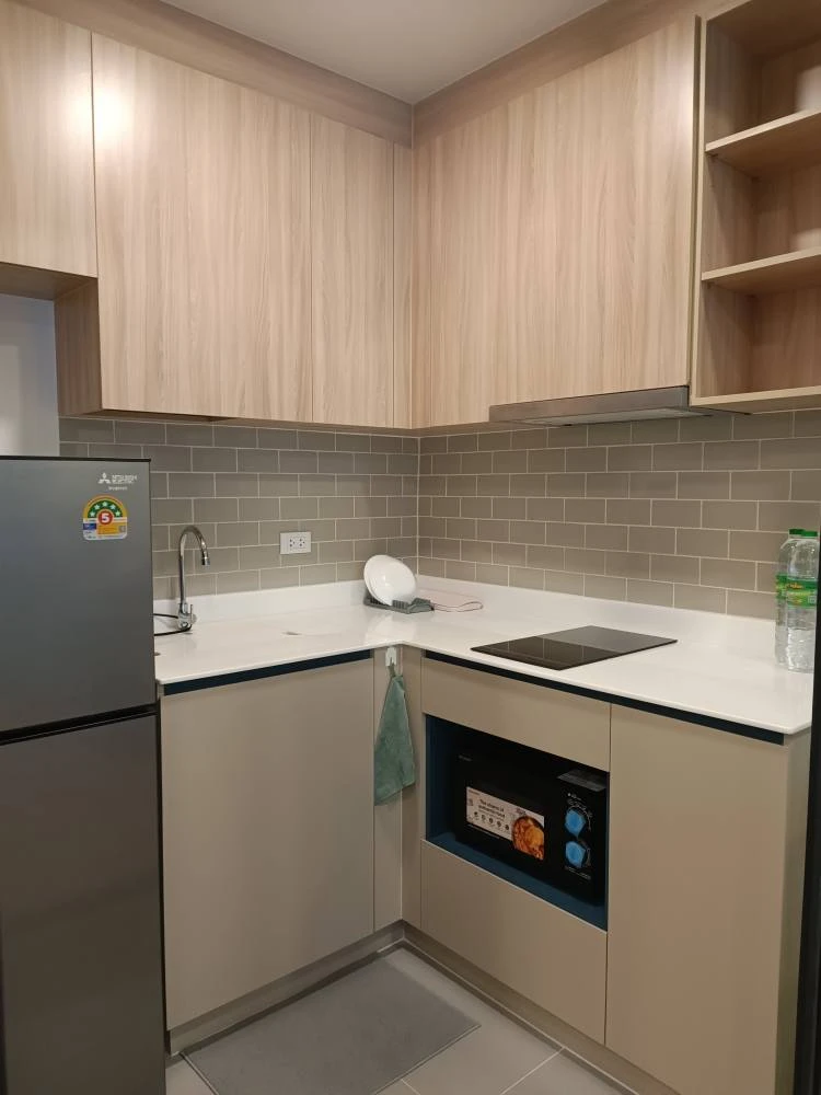 For rent: XT PHAYATHAI, 26th floor, very high, balcony facing north, not hot sun, good quality electrical appliances and appliances, fully furnished,