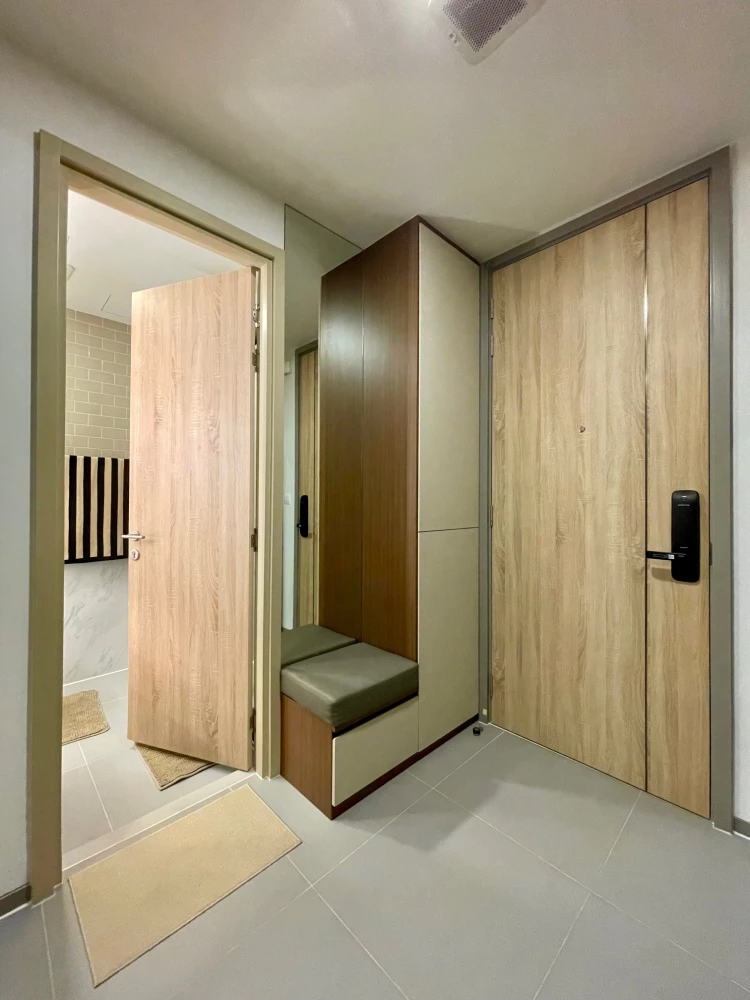 XT Phayathai for rent. Minimalist and warm style, ready to move in with a modern feel. Don't miss out!