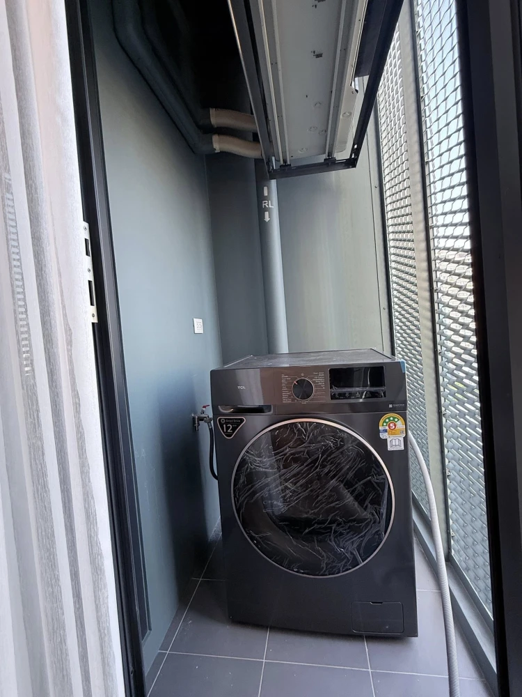 XT Phayathai for rent, glass partition room with clear zone, fully furnished, ready to move in, not on the school side, unblocked view, reserve now.