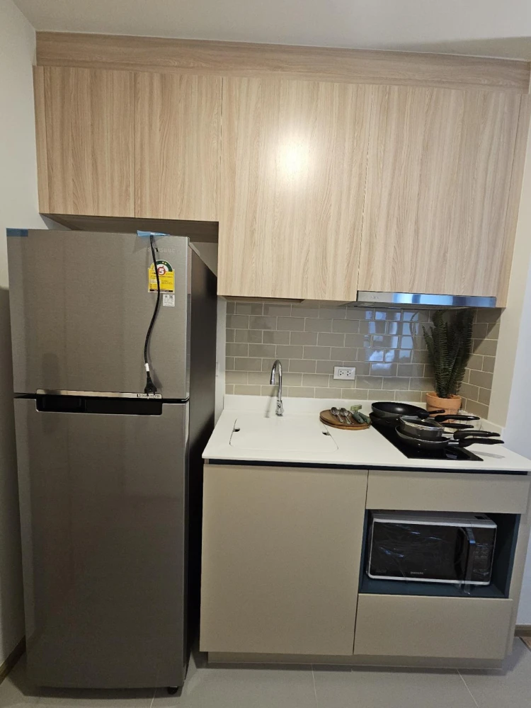 For rent: XT Phayathai, a nice room on the 17th floor, good location, beautiful view, fully furnished. With such a good deal,what are you waiting for?