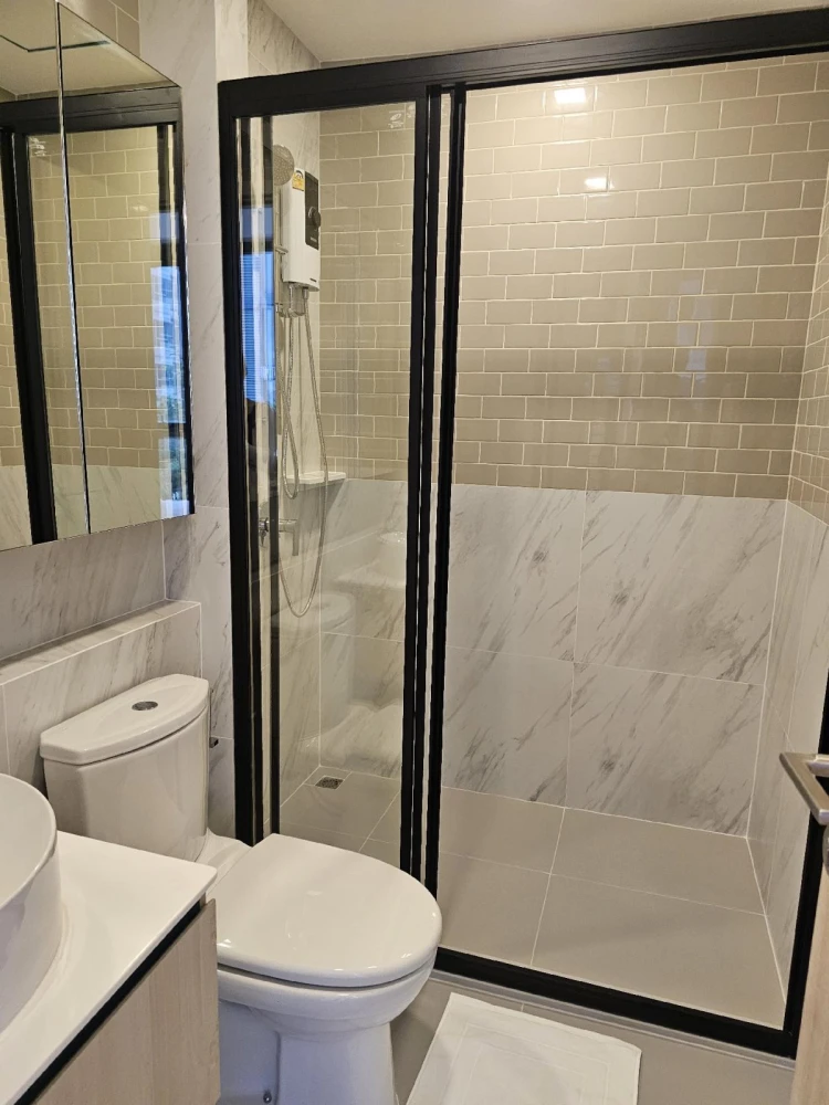 For rent: XT Phayathai, a nice room on the 17th floor, good location, beautiful view, fully furnished. With such a good deal,what are you waiting for?