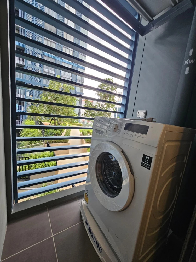 For rent: XT Phayathai, a nice room on the 17th floor, good location, beautiful view, fully furnished. With such a good deal,what are you waiting for?