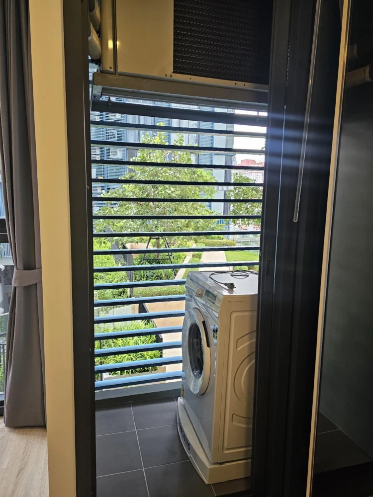 For rent: XT Phayathai, a nice room on the 17th floor, good location, beautiful view, fully furnished. With such a good deal,what are you waiting for?