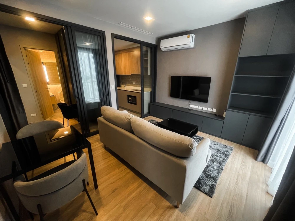 XT Phayathai for rent, a nice room, decorated in a cool theme, good location, comes with complete furniture and appliances. Reserve now!