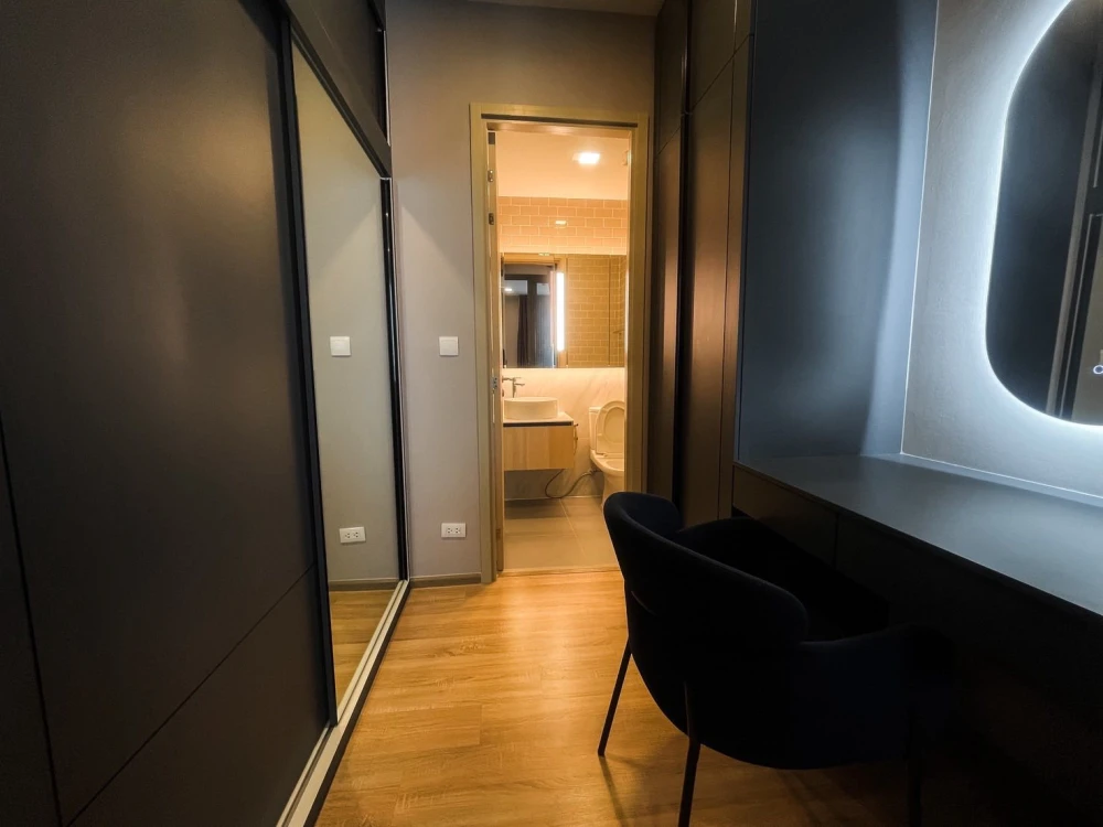 XT Phayathai for rent, a nice room, decorated in a cool theme, good location, comes with complete furniture and appliances. Reserve now!