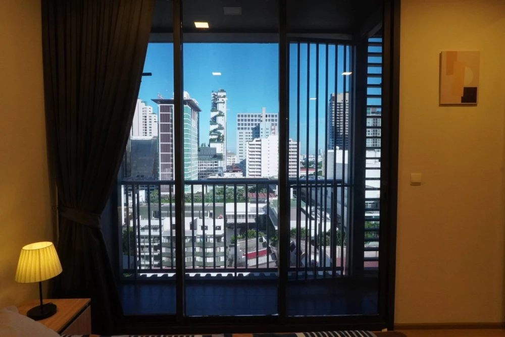 For rent: XT Phayathai. A comfortable and spacious apartment in a great location with convenient transportation. Don't miss out!