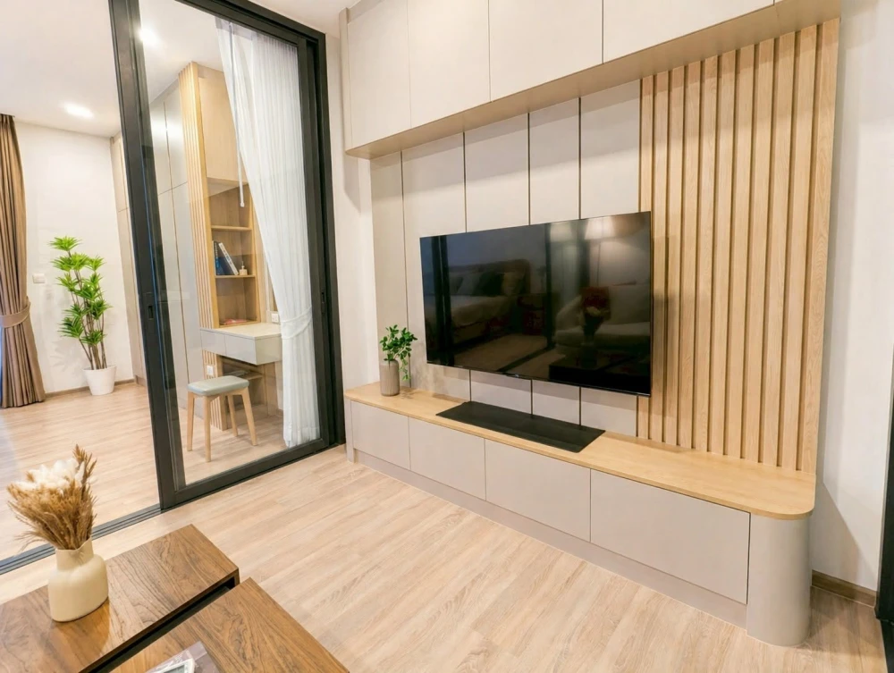 For rent: XT Phayathai, beautifully decorated unit with full furnishings, high floor, unobstructed view. The actual unit is as pictured and ready to m