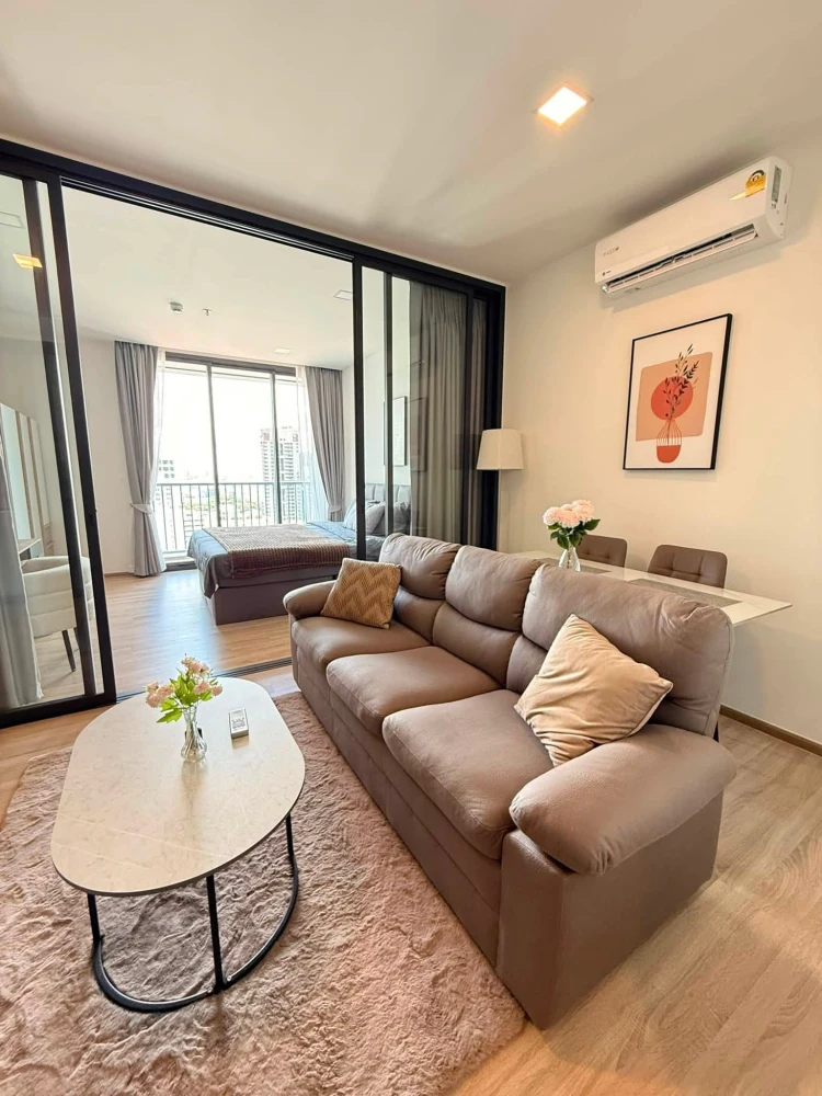 For rent: XT Phayathai, beautifully decorated minimalist room in a great location with convenient transportation. Don't just look, book it!