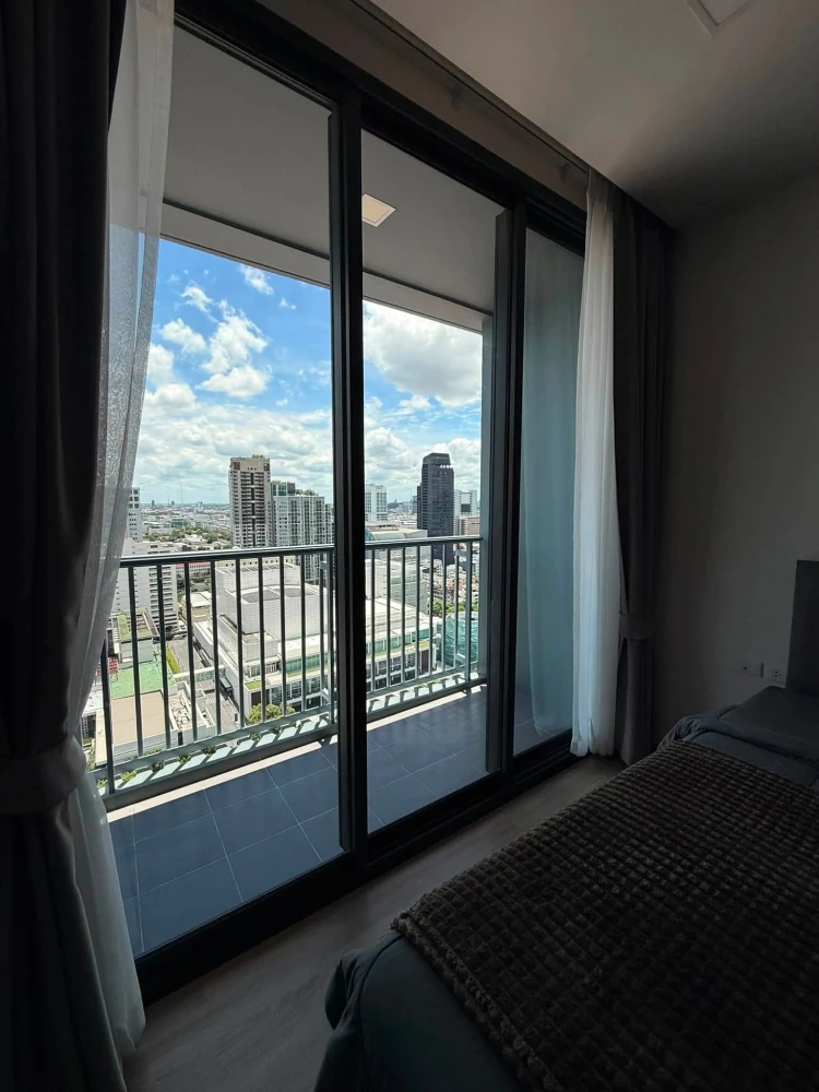 For rent: XT Phayathai, beautifully decorated minimalist room in a great location with convenient transportation. Don't just look, book it!