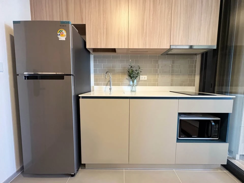 XT Phayathai for rent, beautiful room, good view, quiet, has a balcony, spacious living space, interested, reserve now.