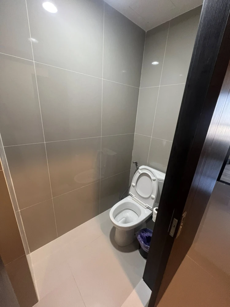 XT Huai Khwang for rent, 25th floor, corner unit, beautiful view, fully furnished. Book now before it's too late!