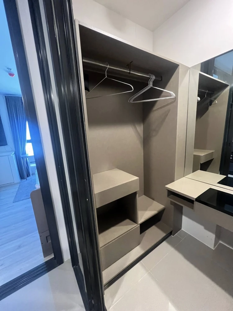 XT Huai Khwang for rent, 25th floor, corner unit, beautiful view, fully furnished. Book now before it's too late!