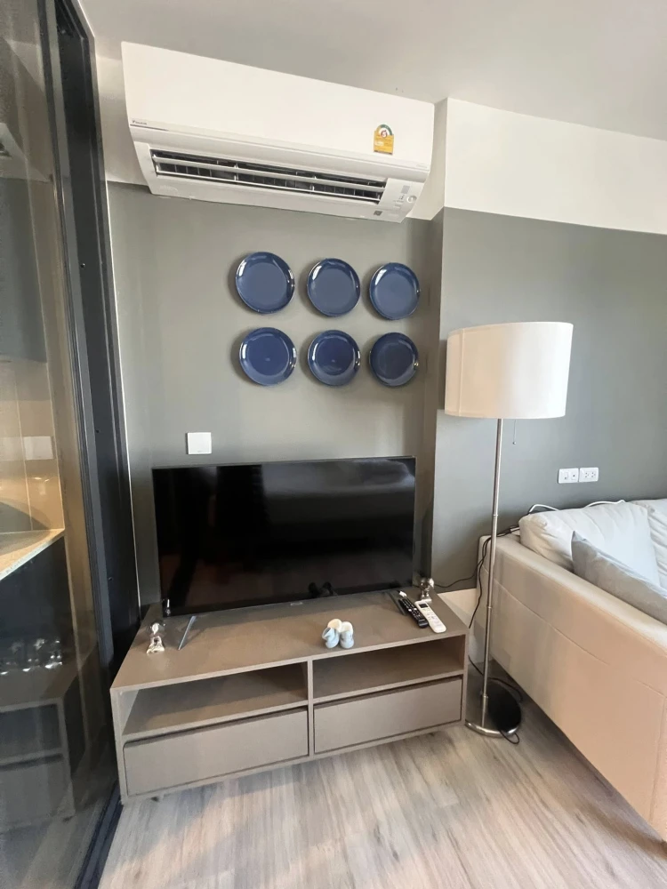 XT Huai Khwang for rent, 25th floor, corner unit, beautiful view, fully furnished. Book now before it's too late!