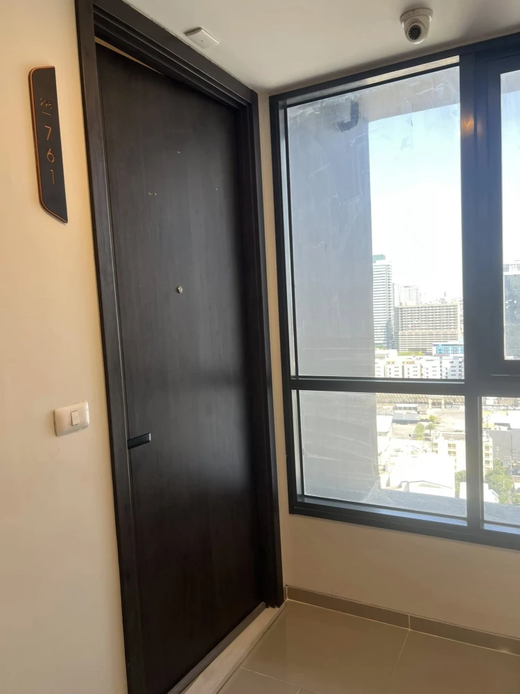 XT Huai Khwang for rent, 25th floor, corner unit, beautiful view, fully furnished. Book now before it's too late!