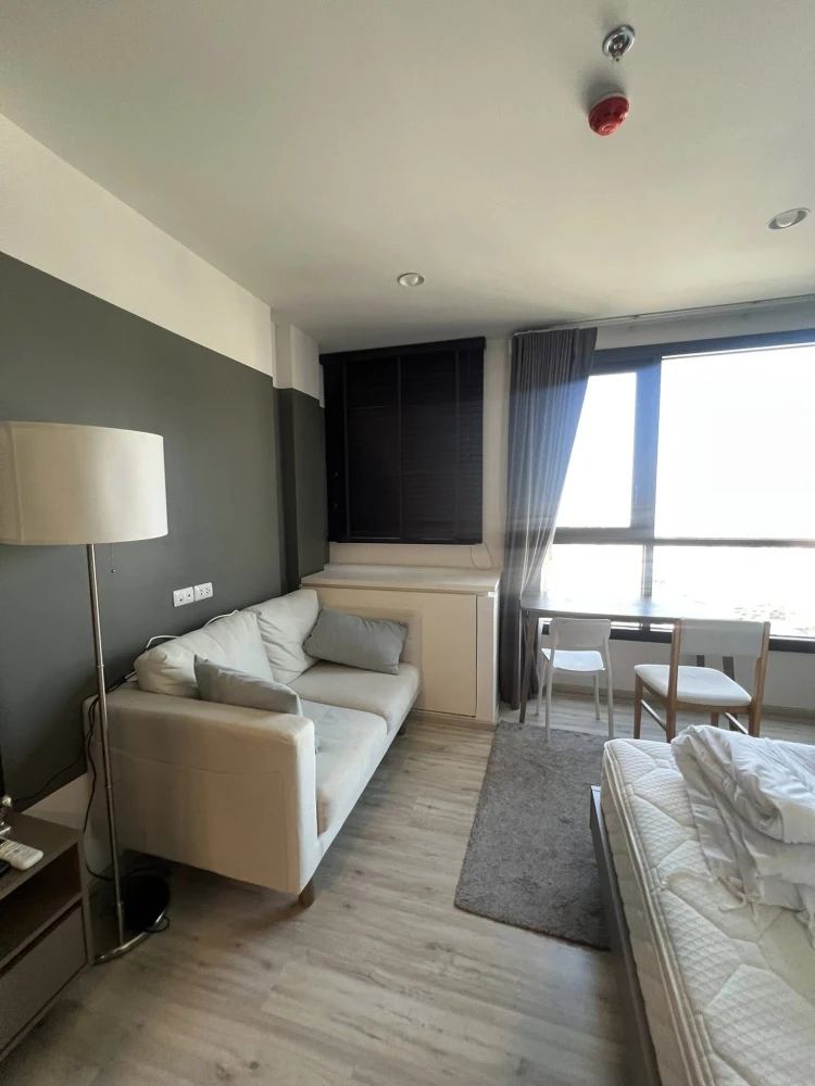 XT Huai Khwang for rent, 25th floor, corner unit, beautiful view, fully furnished. Book now before it's too late!