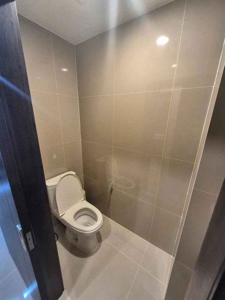 For rent XT Huai Khwang, spacious room, comes with a lot of usable space, very good price, hurry up and reserve now, don't miss out.