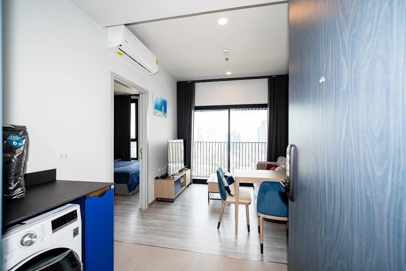 For rent: XT Ekkamai, ready to move in, 24th floor, high view, fully furnished, appliances included, just bring your bags and move in.