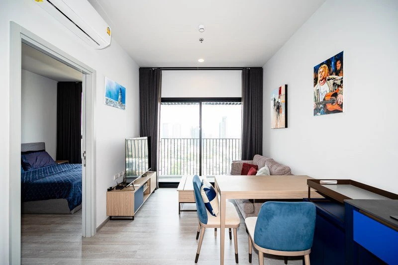 For rent: XT Ekkamai, ready to move in, 24th floor, high view, fully furnished, appliances included, just bring your bags and move in.