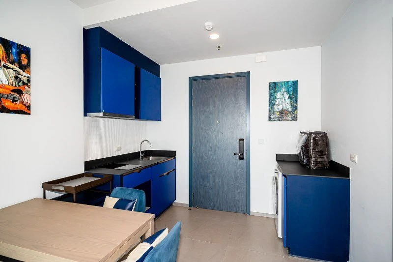 For rent: XT Ekkamai, ready to move in, 24th floor, high view, fully furnished, appliances included, just bring your bags and move in.