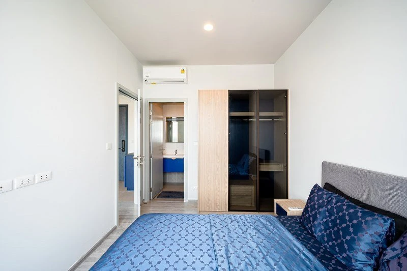 For rent: XT Ekkamai, ready to move in, 24th floor, high view, fully furnished, appliances included, just bring your bags and move in.