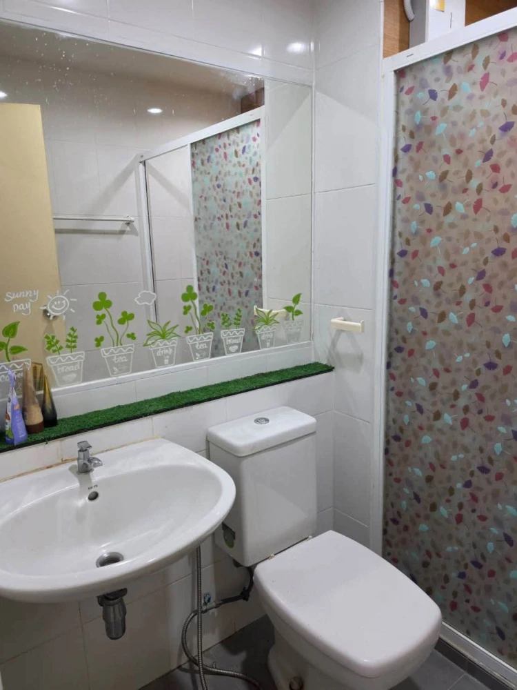 You 2 Condo for rent—fully furnished. The room features a lovely color scheme and a truly inviting atmosphere. Book now!