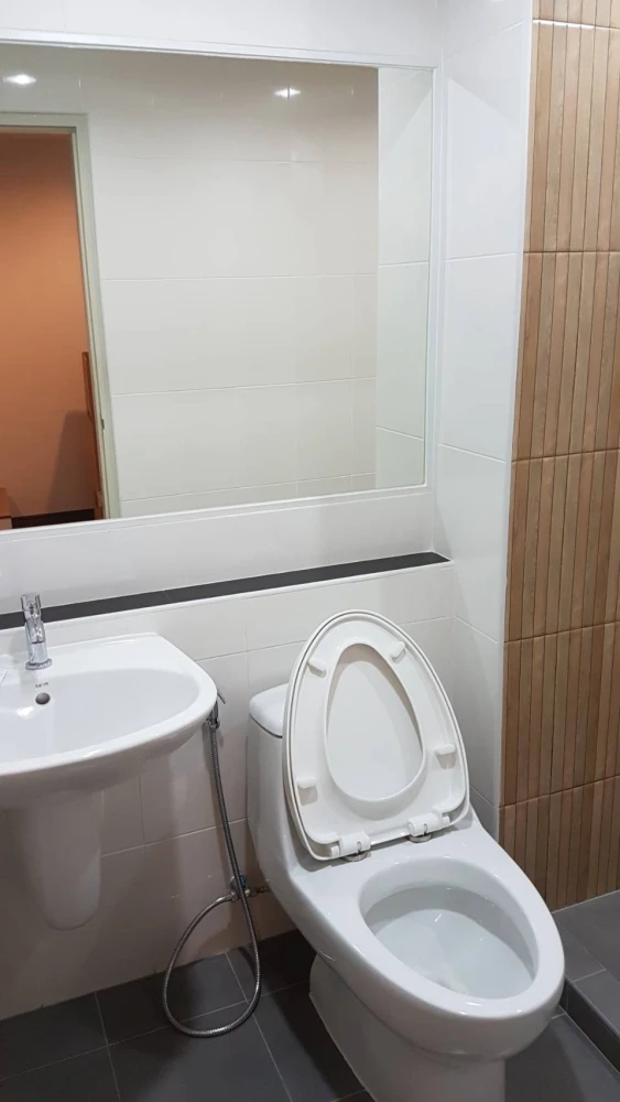 For rent: You 3 Condo @ Yak Kaset, a nice room, good location, fully furnished. If it's this good, what are you waiting for?