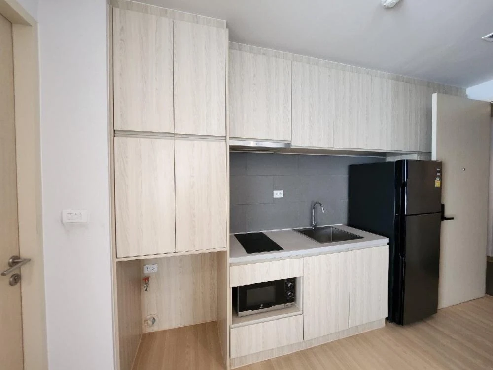 For rent: Yuu Sriracha, 17th floor, great view, fully furnished, ready to move in. If interested, hurry and reserve now. Don't miss out!