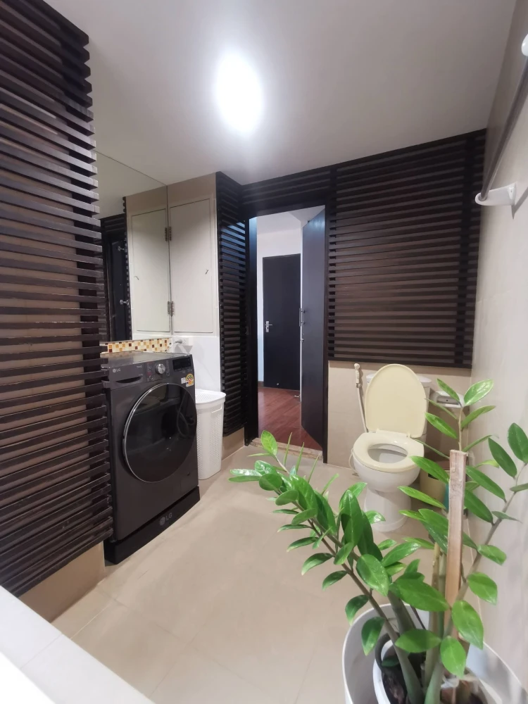 Z2 Condo for rent. Spacious and comfortable corner unit. Book now, don't miss out!!!