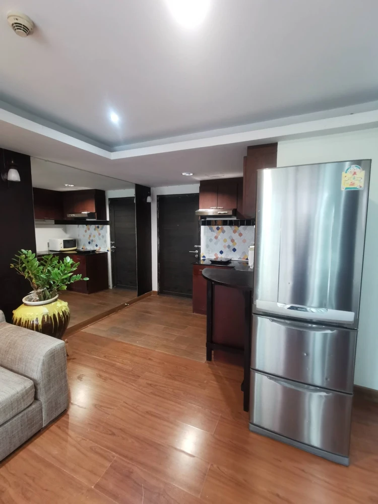 Z2 Condo for rent. Spacious and comfortable corner unit. Book now, don't miss out!!!