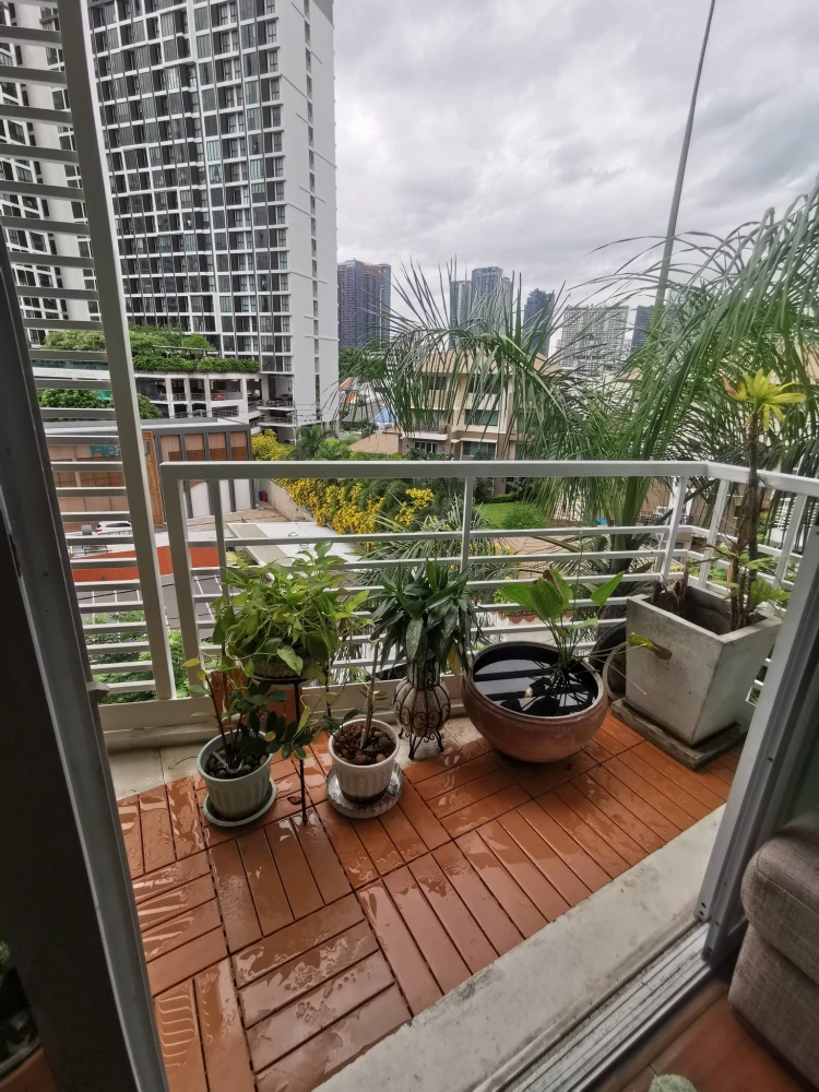 Z2 Condo for rent. Spacious and comfortable corner unit. Book now, don't miss out!!!