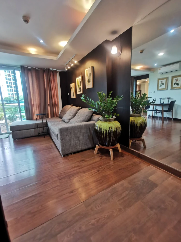 Z2 Condo for rent. Spacious and comfortable corner unit. Book now, don't miss out!!!