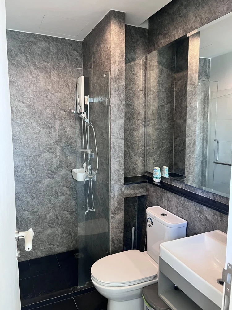 For rent: Zelle Plus Talat Phlu Station, 1 bedroom, 1 bathroom, 5th floor, good location, street view, fully furnished, don't miss it!