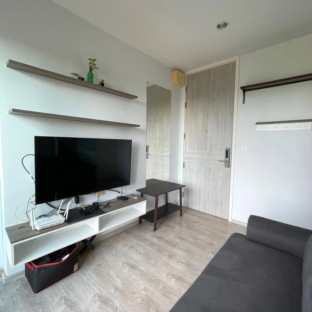 For rent: Zelle Plus Talat Phlu Station, 5th floor unit. Great location, fully furnished. Don't miss out!