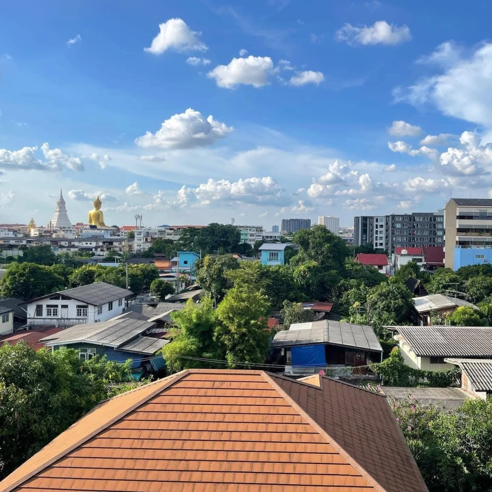 For rent: Zelle Plus Talat Phlu Station, 5th floor unit. Great location, fully furnished. Don't miss out!