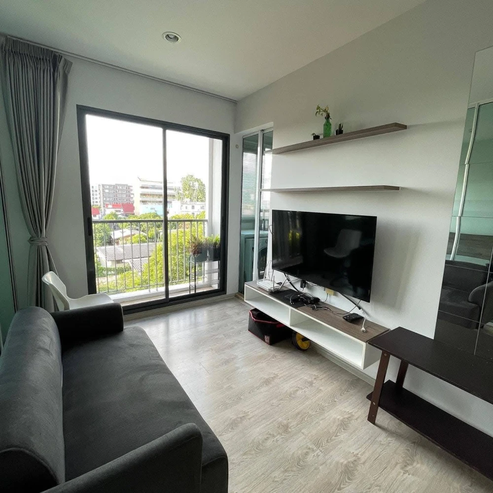 For rent: Zelle Plus Talat Phlu Station, 5th floor unit. Great location, fully furnished. Don't miss out!