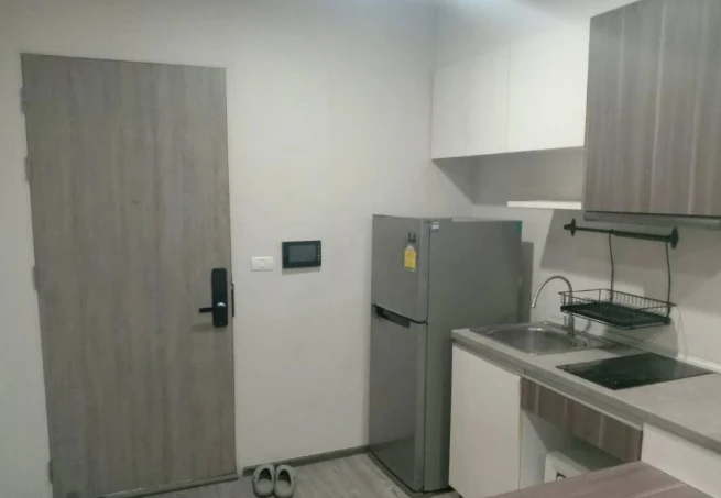 For rent: Zelle Rattanathibet, 5th floor, fully furnished room, nice to live in. If you don't book, you'll really miss out. Hurry!