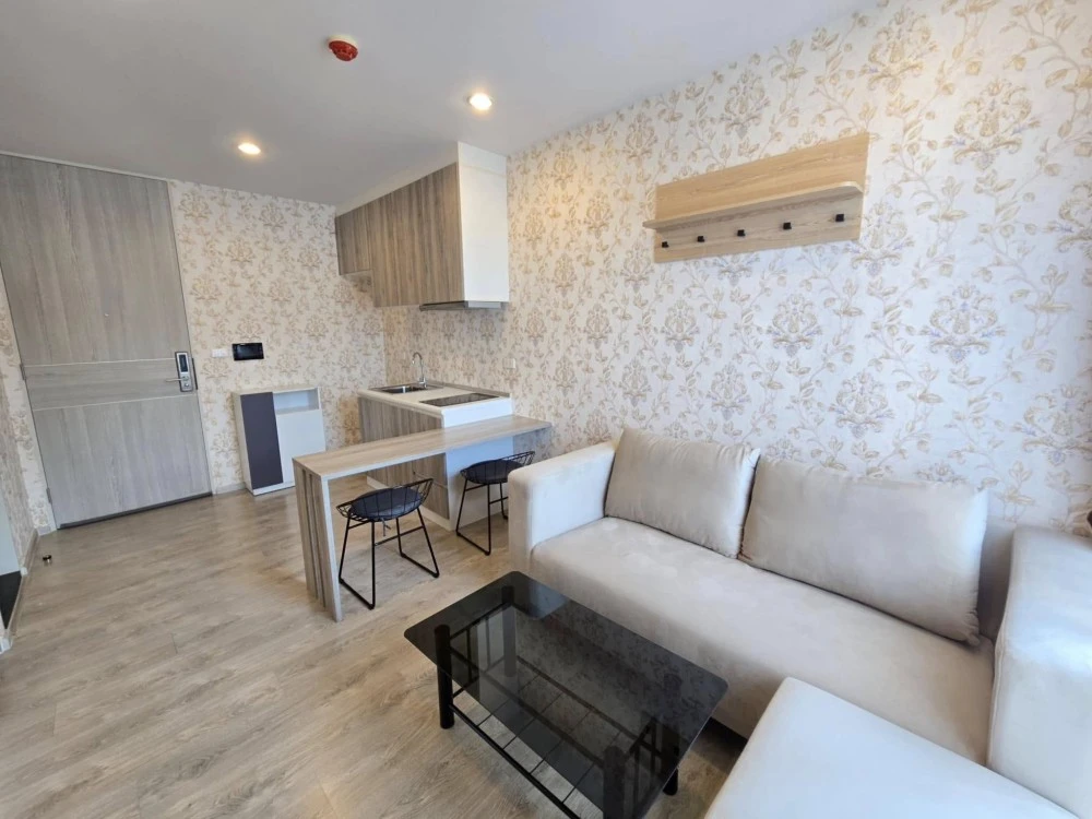 For rent: Zelle Rattanathibet, 6th floor, Building B, pool view, beautiful room, fully furnished, book now, hurry!