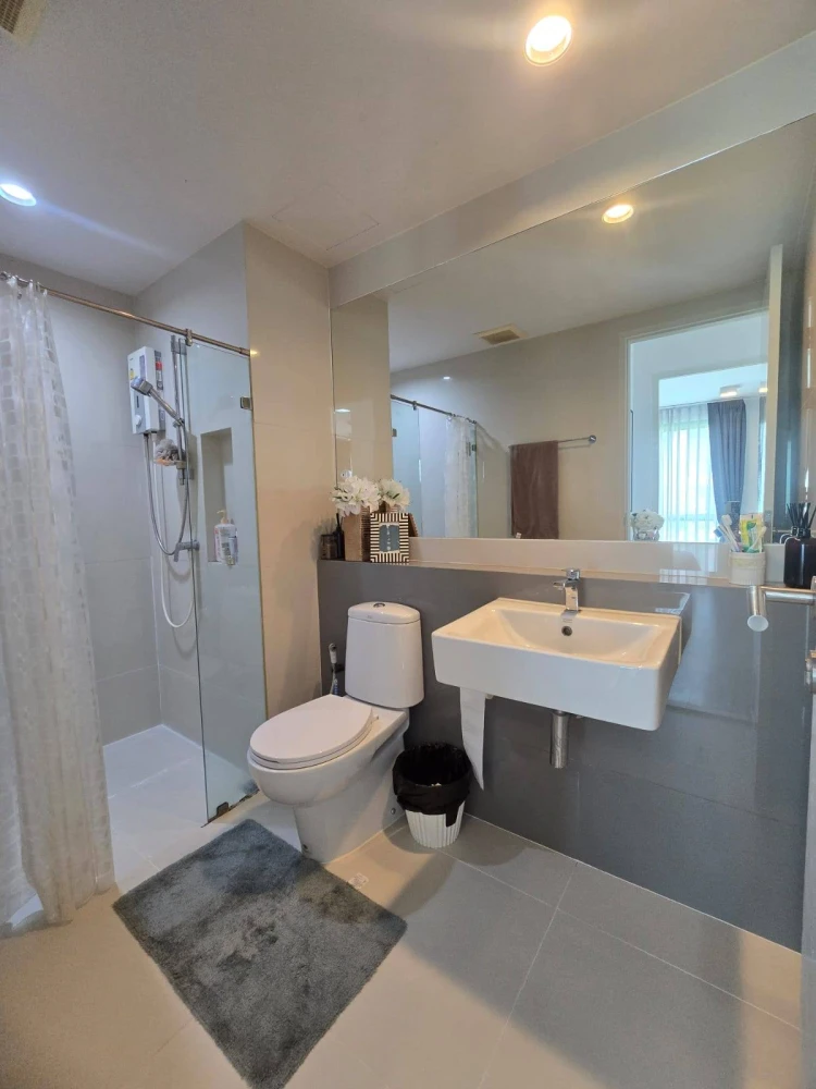 For rent: Zelle Rattanathibet, spacious room, ready to move in, fully furnished, well-proportioned room, hurry and reserve now!