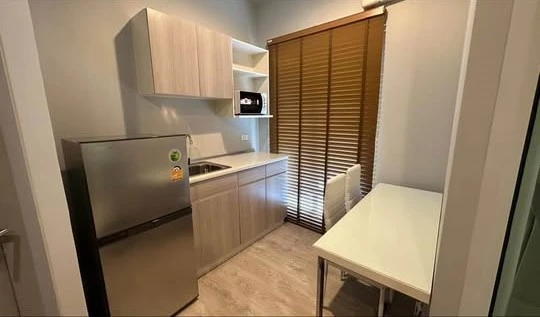 For rent: Zelle Salaya, 1 bedroom, 1 bathroom, fully furnished and equipped with electrical appliances. Just bring your bags and move in.