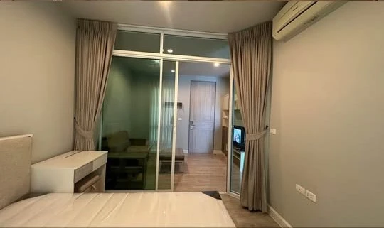 For rent: Zelle Salaya, 1 bedroom, 1 bathroom, fully furnished and equipped with electrical appliances. Just bring your bags and move in.
