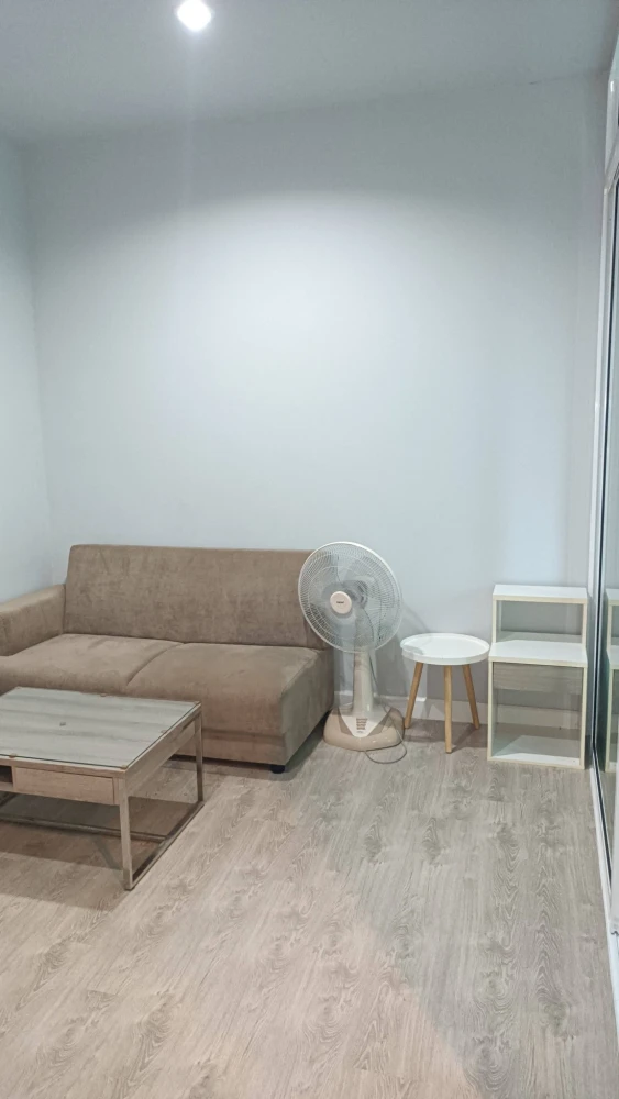 Zelle Salaya condo for rent. Ready to move in, fully furnished, affordable price. Book now!