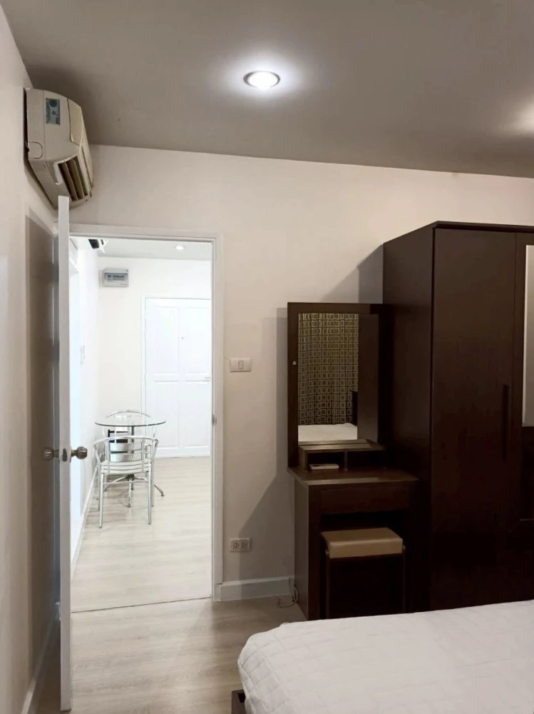 Zenith Place @ Huay Kwang for rent, 1 bedroom, 1 bathroom, fully furnished and equipped. Good like this, hurry and reserve now.