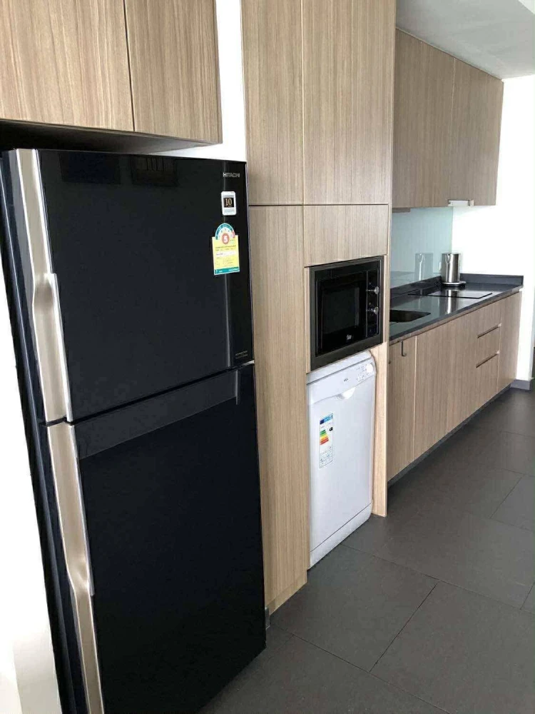 For rent: Zire Wongamat, 17th floor, sea view, fully furnished, ready to move in. Interested? Reserve now, don't miss out!