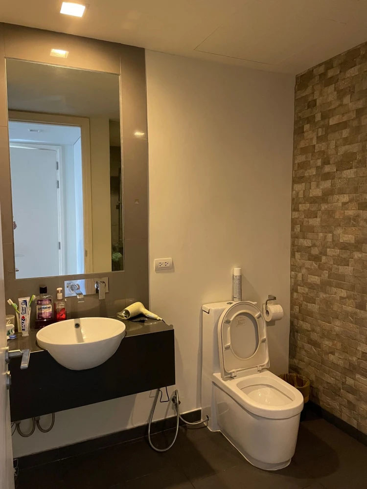 For rent: Zire Wongamat, 3rd floor, beautiful room, comfortable to live in, comes with complete decorations, book now, don't wait.