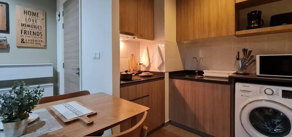 For rent Zire Wongamat, 33rd floor, high floor, good view, 2 bedrooms, interested, hurry and book now, don't miss out.