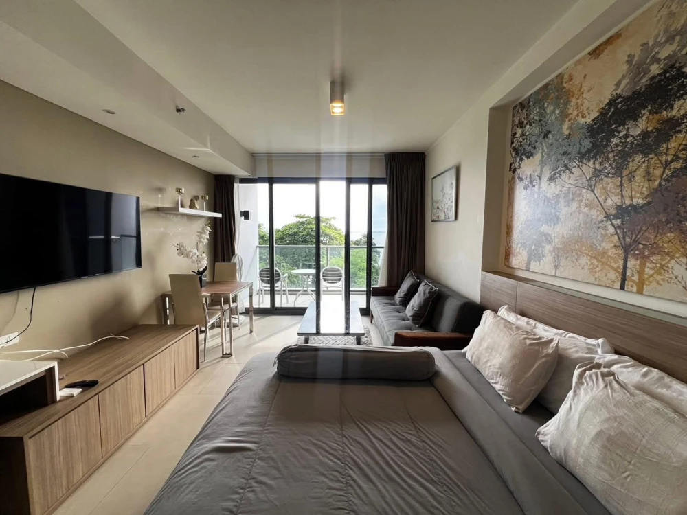 For rent Zire Wongamat 4th floor, fully furnished, book now, don't miss out.