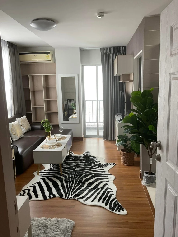 For rent: Zoom Condo Place, 2nd floor, fully furnished, nice to live in, reserve now, don't miss out, hurry!