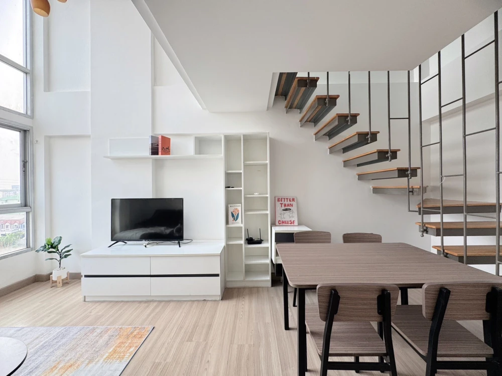 For rent: Zoom Condo Place, 2-storey duplex room, fully furnished, nice to live in, reserve now, urgently.